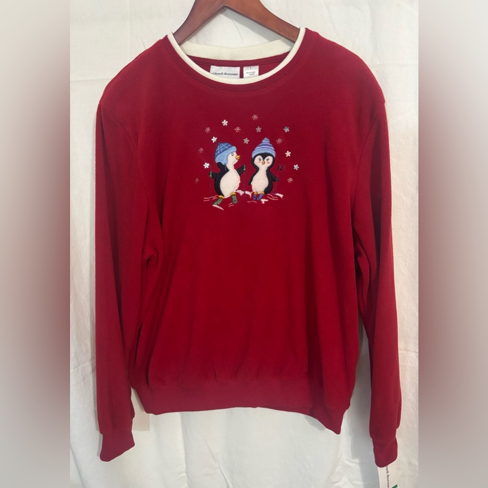 Alfred Dunner Embroidered Christmas Red Sweatshirt Penguins L Fleece Cozy Granny
